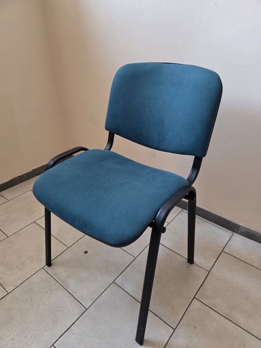 Продам стулья офисные