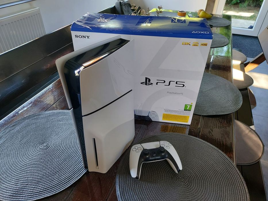 Vând PS5 Slim DiskEdition 1T