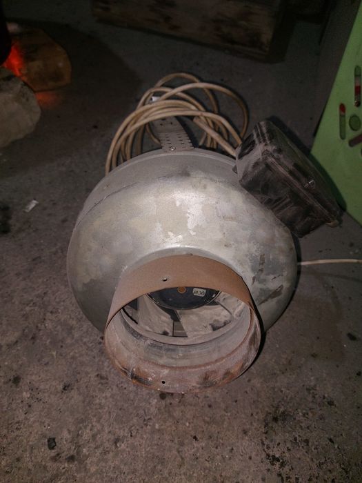 Продам вытежку б/у в отличном состоянии