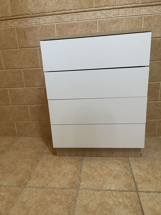 Тумбочка 4-х дверный