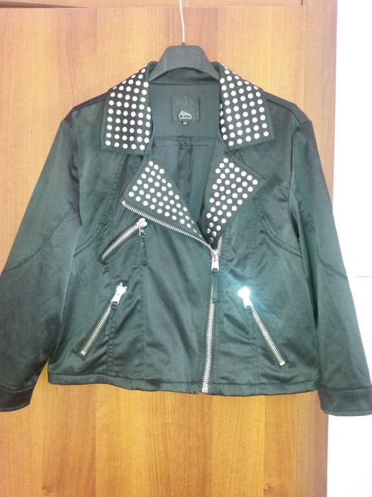 Ново сатенено якенце с капси Ann Christine