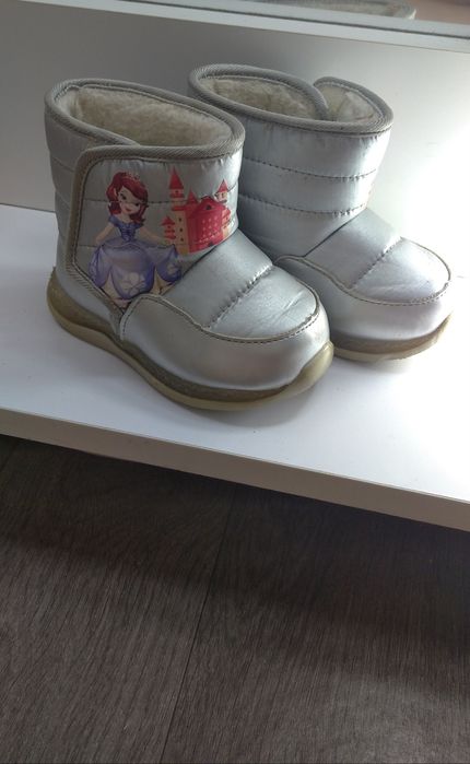 Детская обувь зимняя ботинки угги