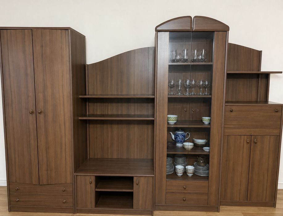 продается стенка для зала, коричневый цвет