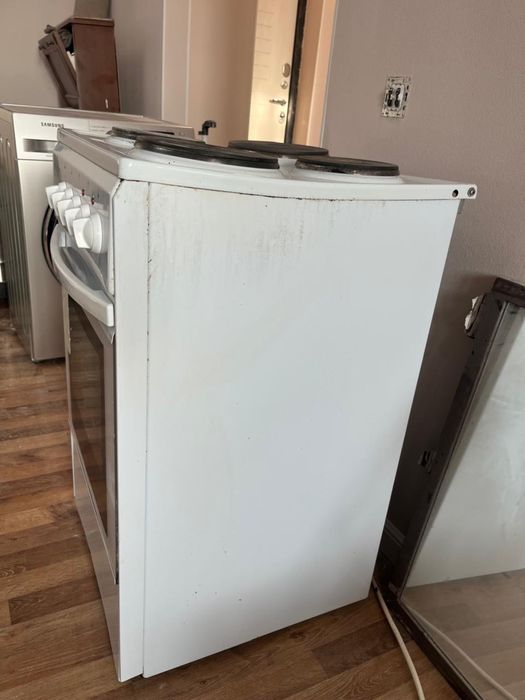 Продам электроплиту фирмы flama.