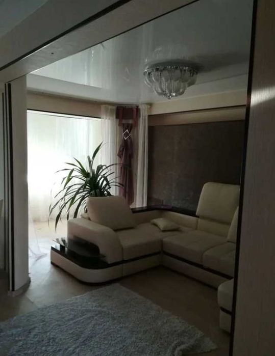 Дава се под наем Тристаен апартамент в Пловдив, Остромила - 81 кв.м за 270.3 € - Снимка #2