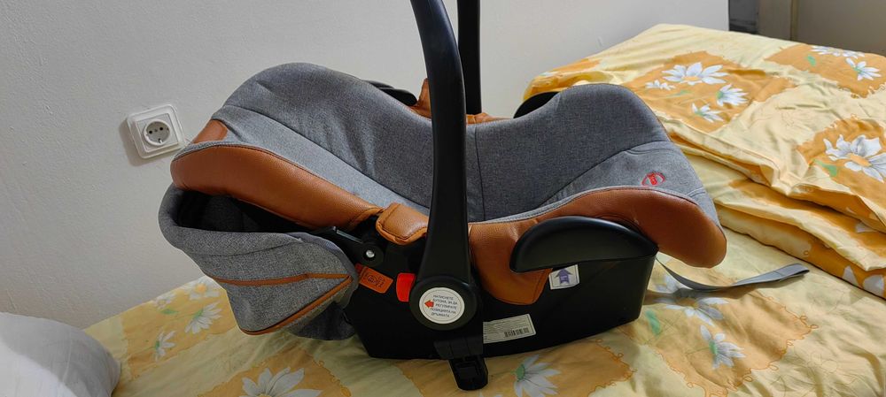 Столче за кола за новородено