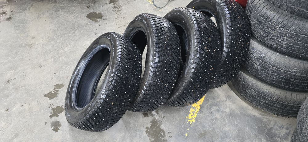Продам шипованные шины
