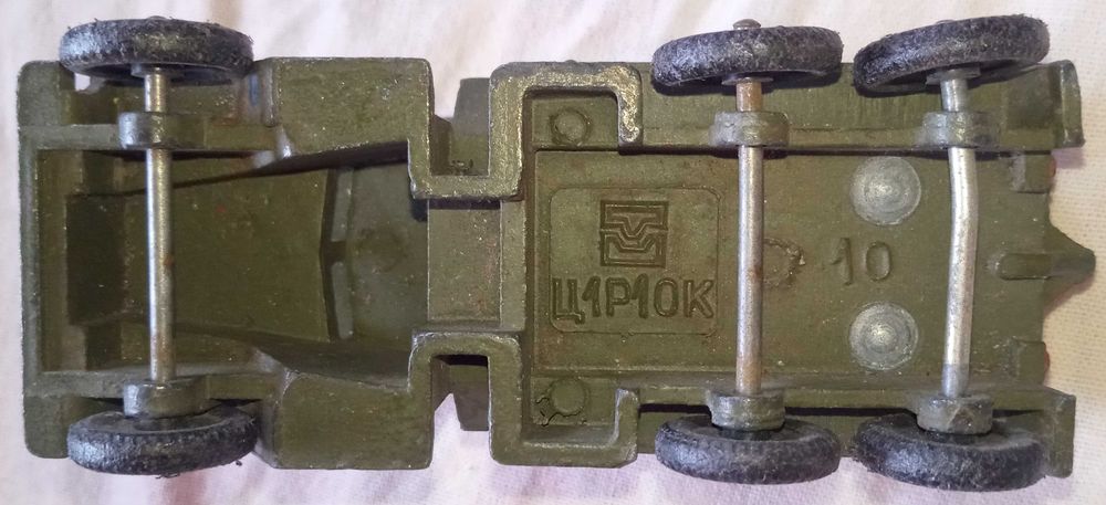 Играчка ракетница БМ-13 „Катюша". ссср,1970-1980