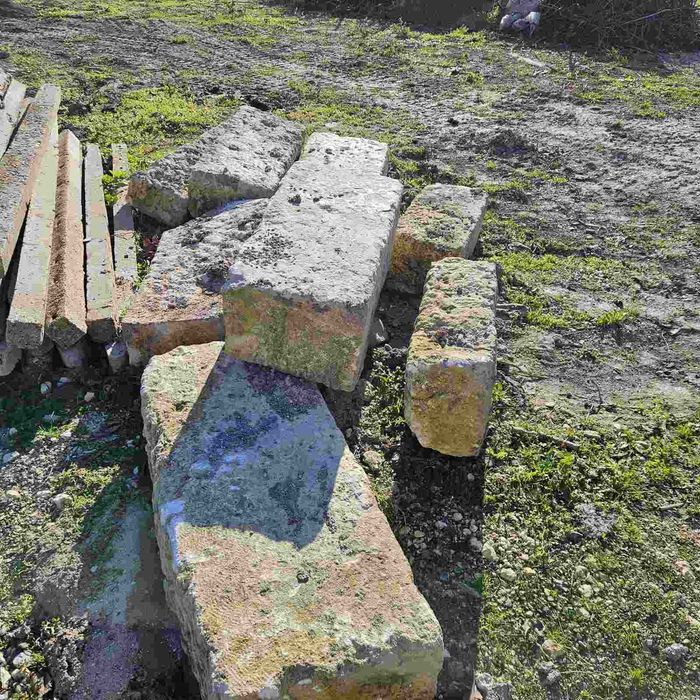 Дялан камък , дялън камък