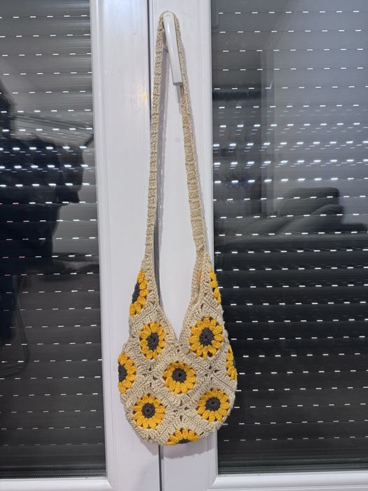 Geanta crosetata handmade cu floarea-soarelui | Unicat