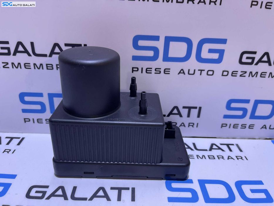 Pompa Aer Vacuum Vacum Inchidere Centralizata Mercedes W203 Clasa C Class 2001 - 2007 Cod 2038000048 0132006365 [S0326]