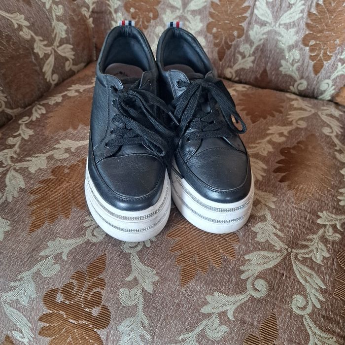 Продам кожаную обувь