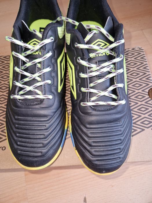 Umbro - детски маратонки 36 номер