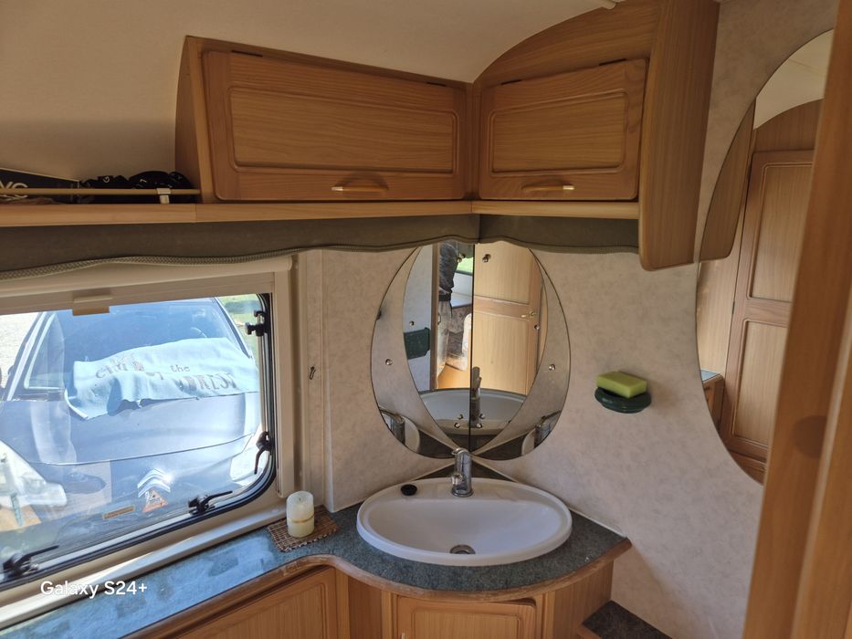 Продавам каравана Compass Rallye