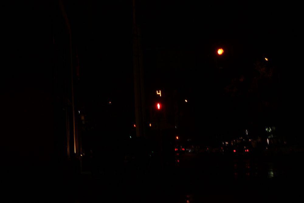 Canon 1100d продается