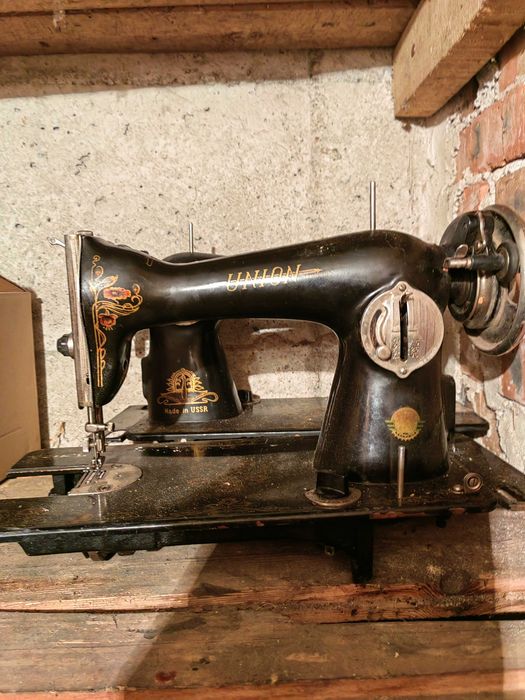 Две стари шевни машини