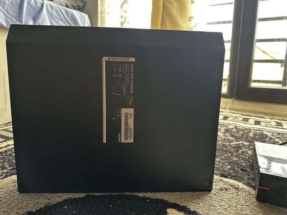 Xbox one 500GB.