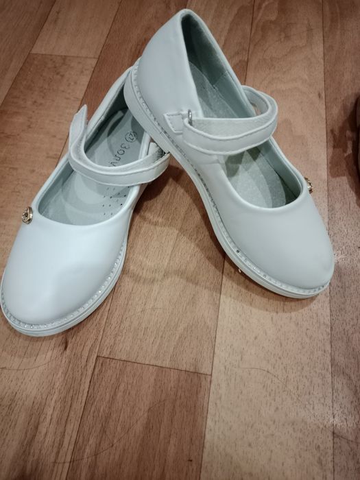 Туфли для девочки.