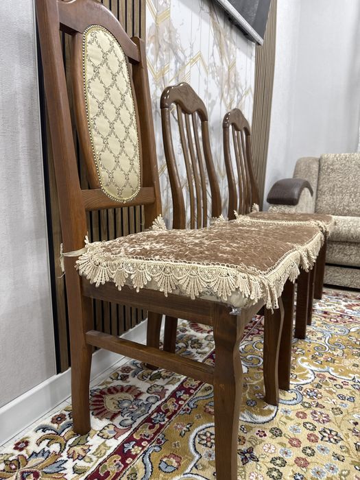 Продается стулья в гостиной