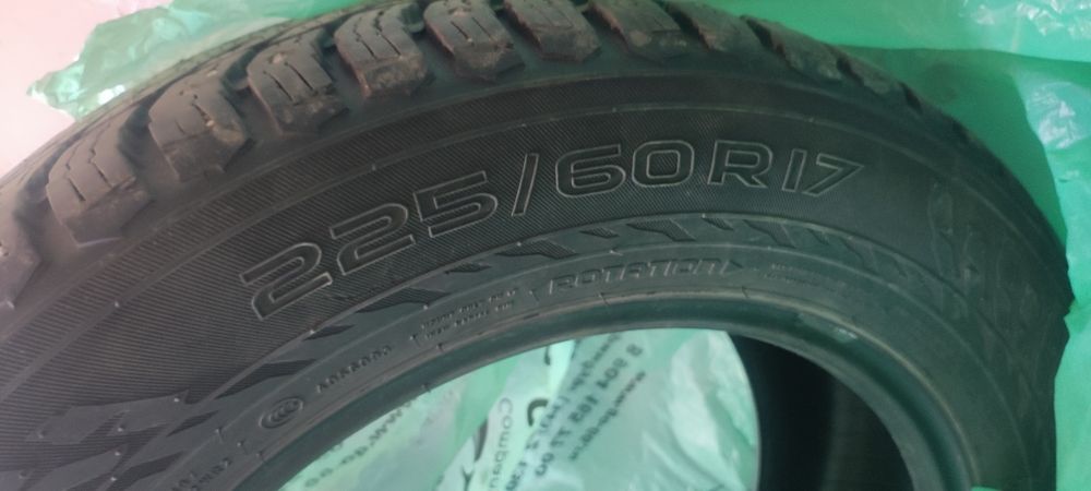 Nokian hakkapelitta 9 suv 225/60/17