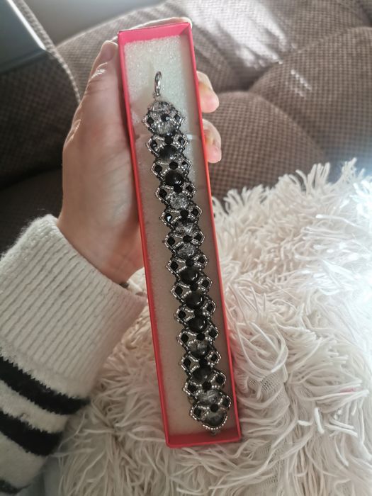 Гривна с камъни ръчна изработка