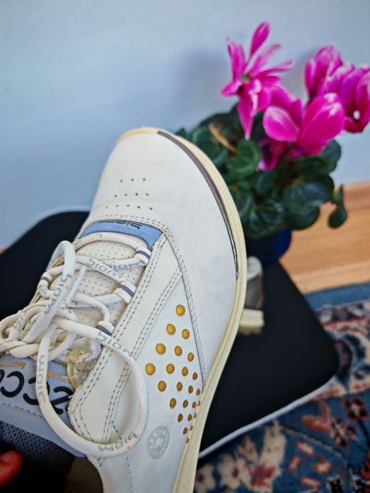 Adidași ecco mărimea 37