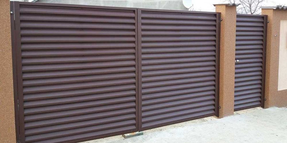 Garduri si porti stil jaluzea, sipca metalica, tabla cutata