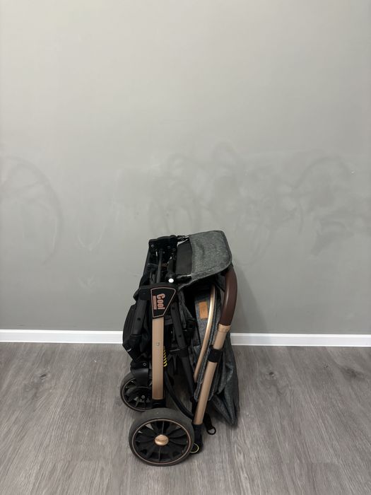 Продам детскую коляску