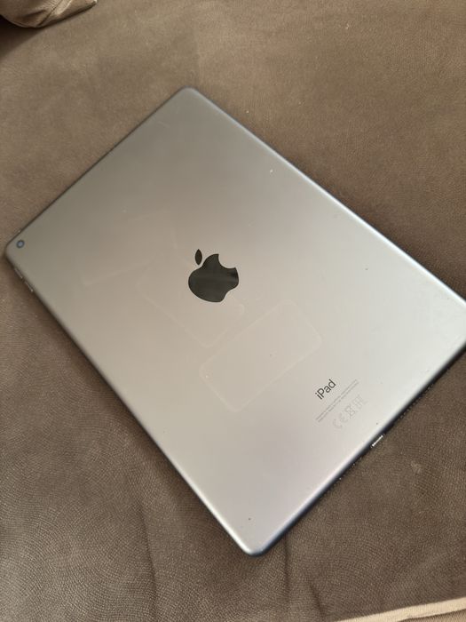 Ipad 8th generation Счупен дисплей