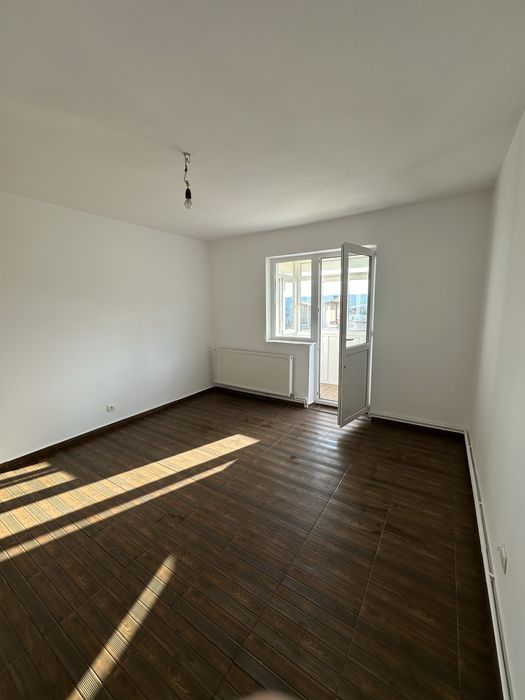 Apartament de vanzare 3 camere in Bumbesti-Jiu