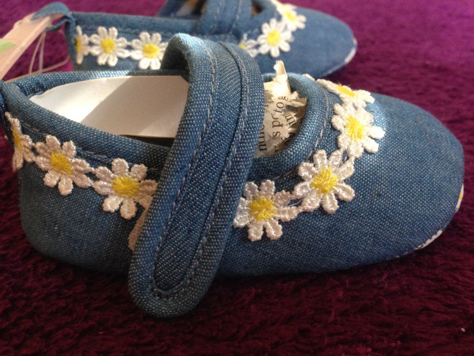 затворени буйки момиче 3-6 мес.