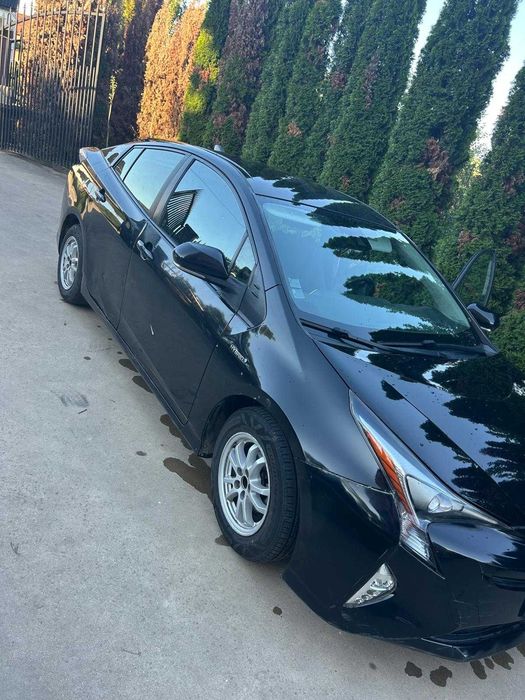 TOYOTA PRIUS 4 Generatia 4  Ultra-Economică  Hibrid Top  Ideal Oras fabricată la sfârșitul anului 2016 luna a 12-a, practic model 2017  PROPRIETAR