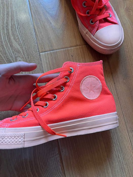 Converse High Orange