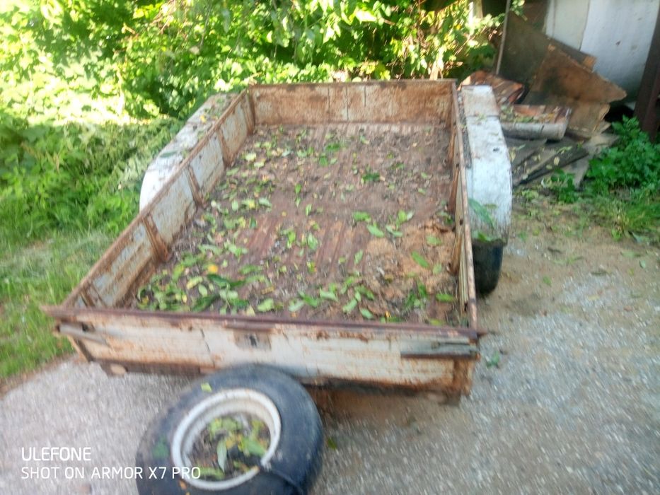 Продавам ремарле