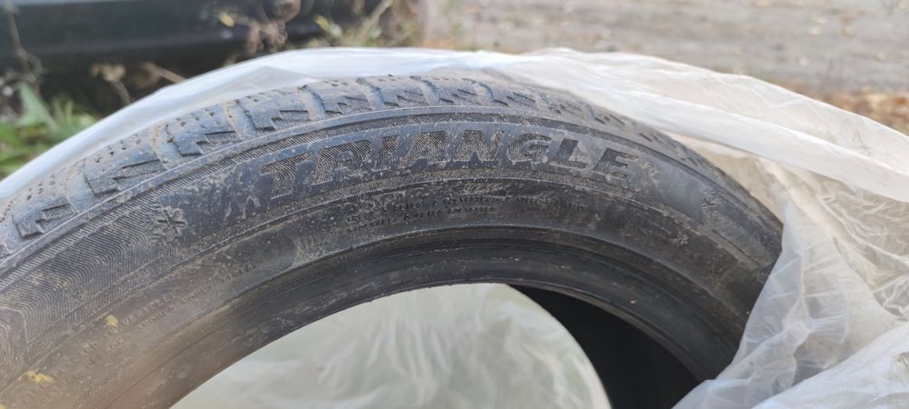 Зимние шины TRIANGLE 215/50 R17 4 шт