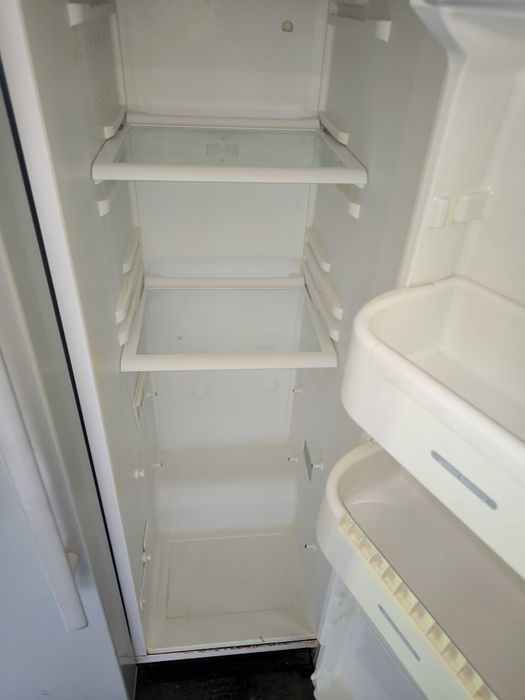 Frigider Whirlpool