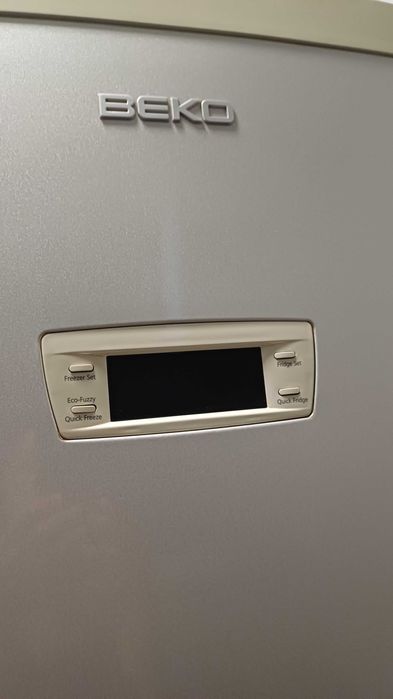 Combina frigorifica BEKO, no frost, dozator apa, display digital