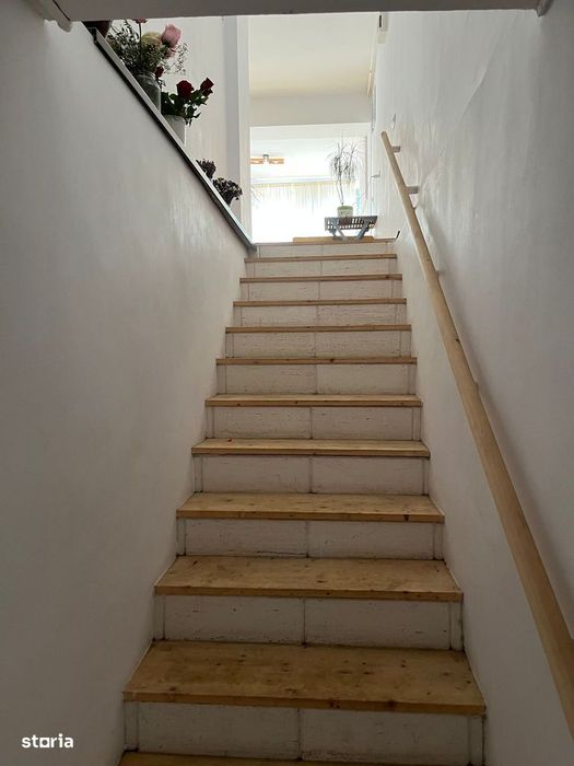 Vand casa 3 camere zona centrala