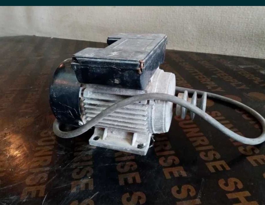 Електромотор, Ел мотор 220волта перфектно състояние