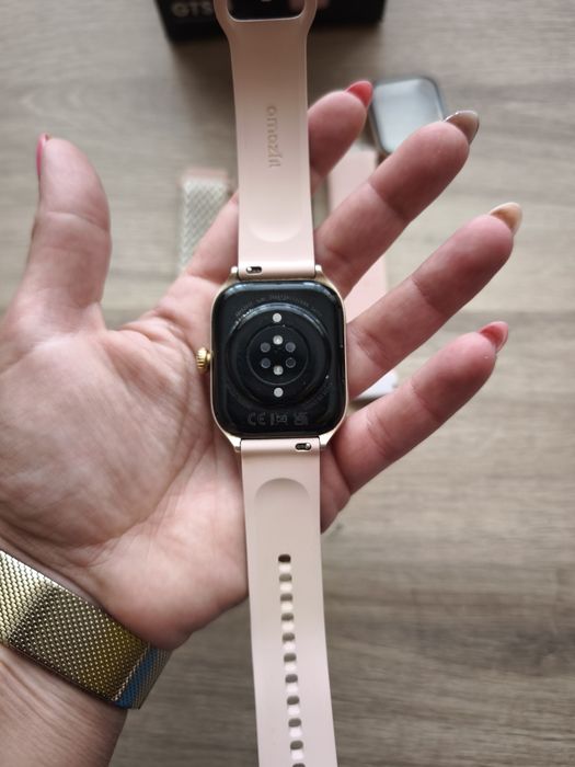 Смарт часовник Amazfit GTS 4
