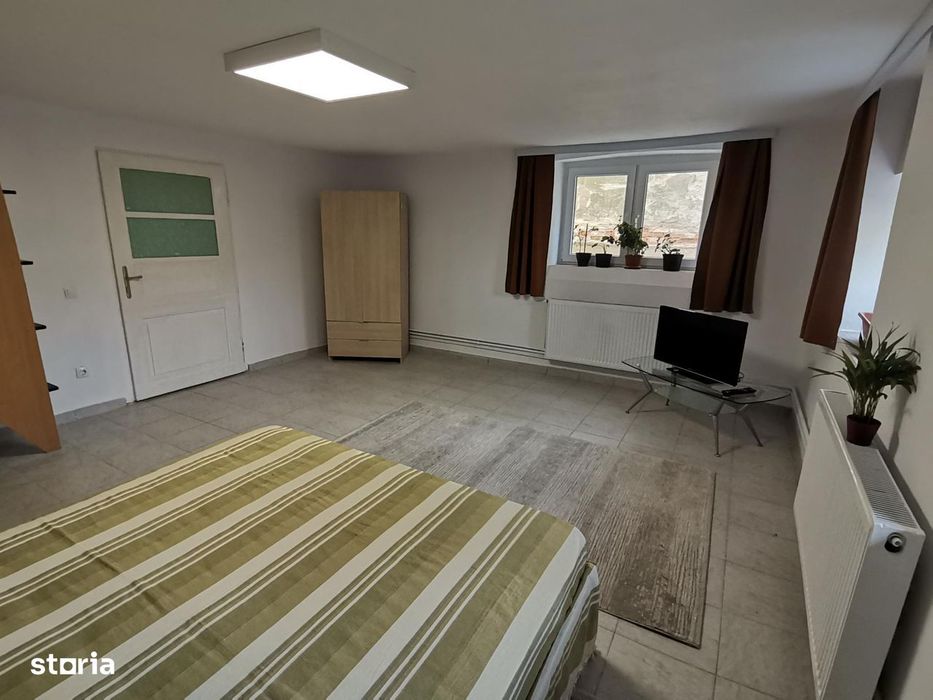 INCHIRIEZ apartament 2 camerea la casa ,renovat, zona Lazaret — fotografia 3