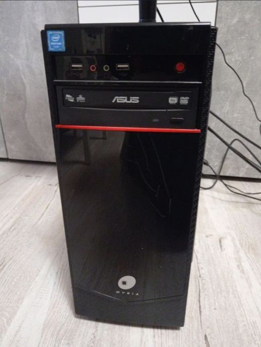 Calculator și monitor