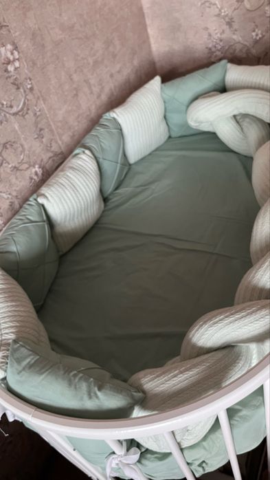 Продам детскую кровать качалку