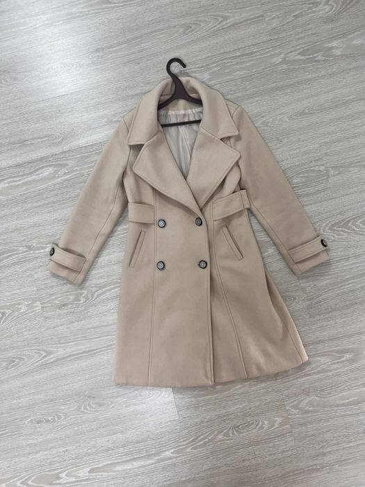 Пальто  бежевое 42-44