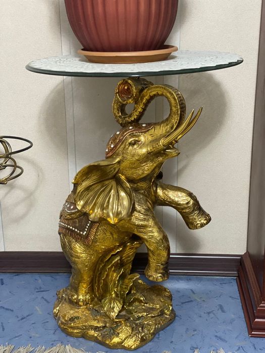 Столик бу продам красивый