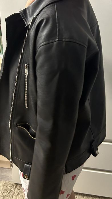 Продам женскую кожанку