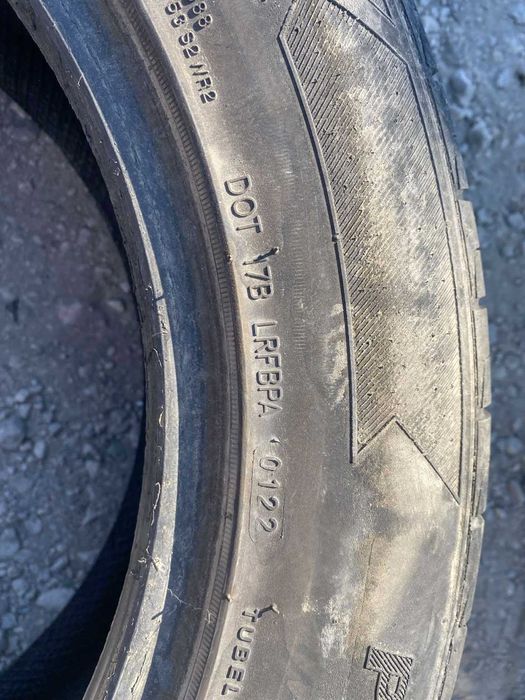 2 броя летни гуми Roadmarch 235/55 R17 Dot 0122 ном 180