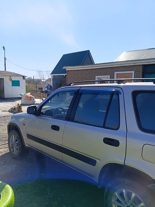 Срочно продам. 1997 год,автомат.
