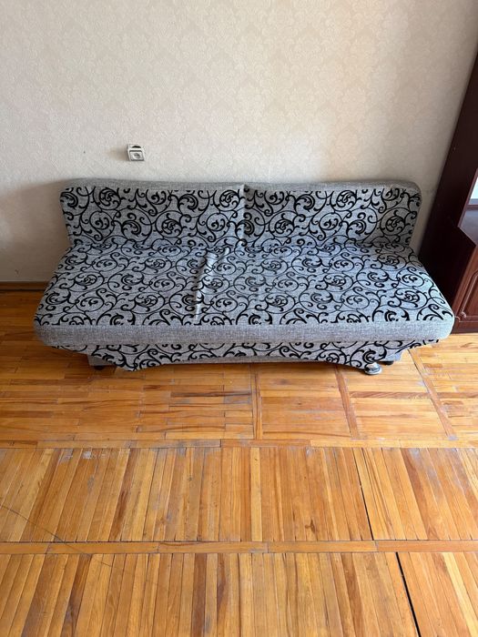Продам диван в хорошем состояним