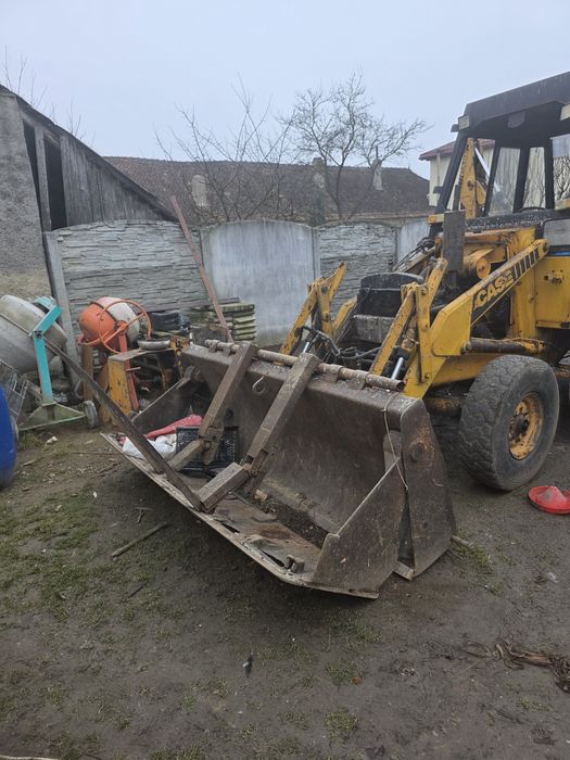 De vanzare buldoexcavator